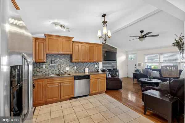 $330,000 | 525 North Coles Avenue, Maple Shade, NJ 08052