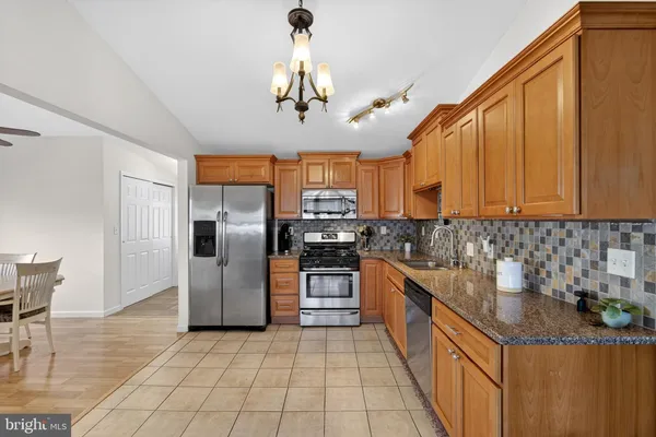 $330,000 | 525 North Coles Avenue, Maple Shade, NJ 08052