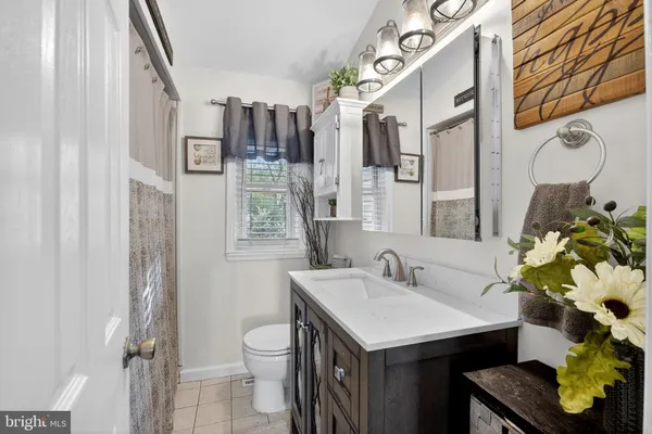 $330,000 | 525 North Coles Avenue, Maple Shade, NJ 08052