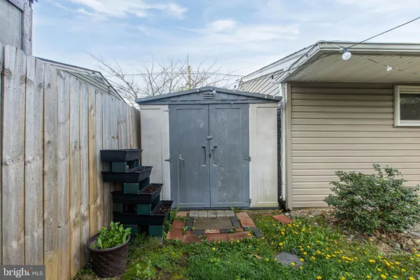 $330,000 | 525 North Coles Avenue, Maple Shade, NJ 08052