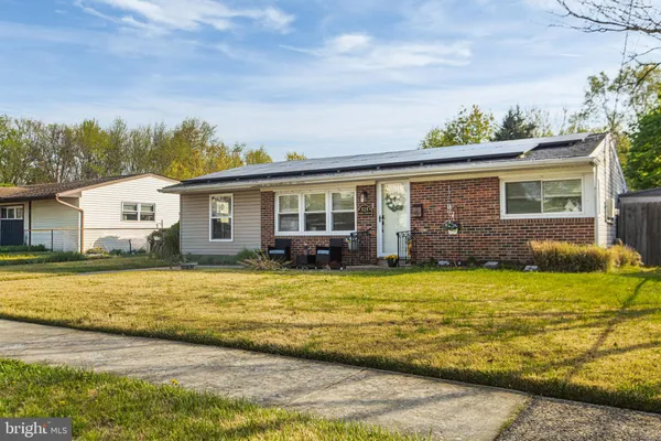 $330,000 | 525 North Coles Avenue, Maple Shade, NJ 08052