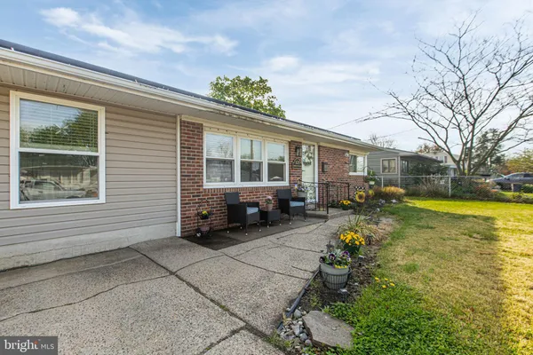 $330,000 | 525 North Coles Avenue, Maple Shade, NJ 08052