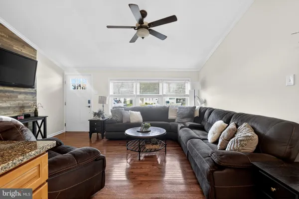 $330,000 | 525 North Coles Avenue, Maple Shade, NJ 08052