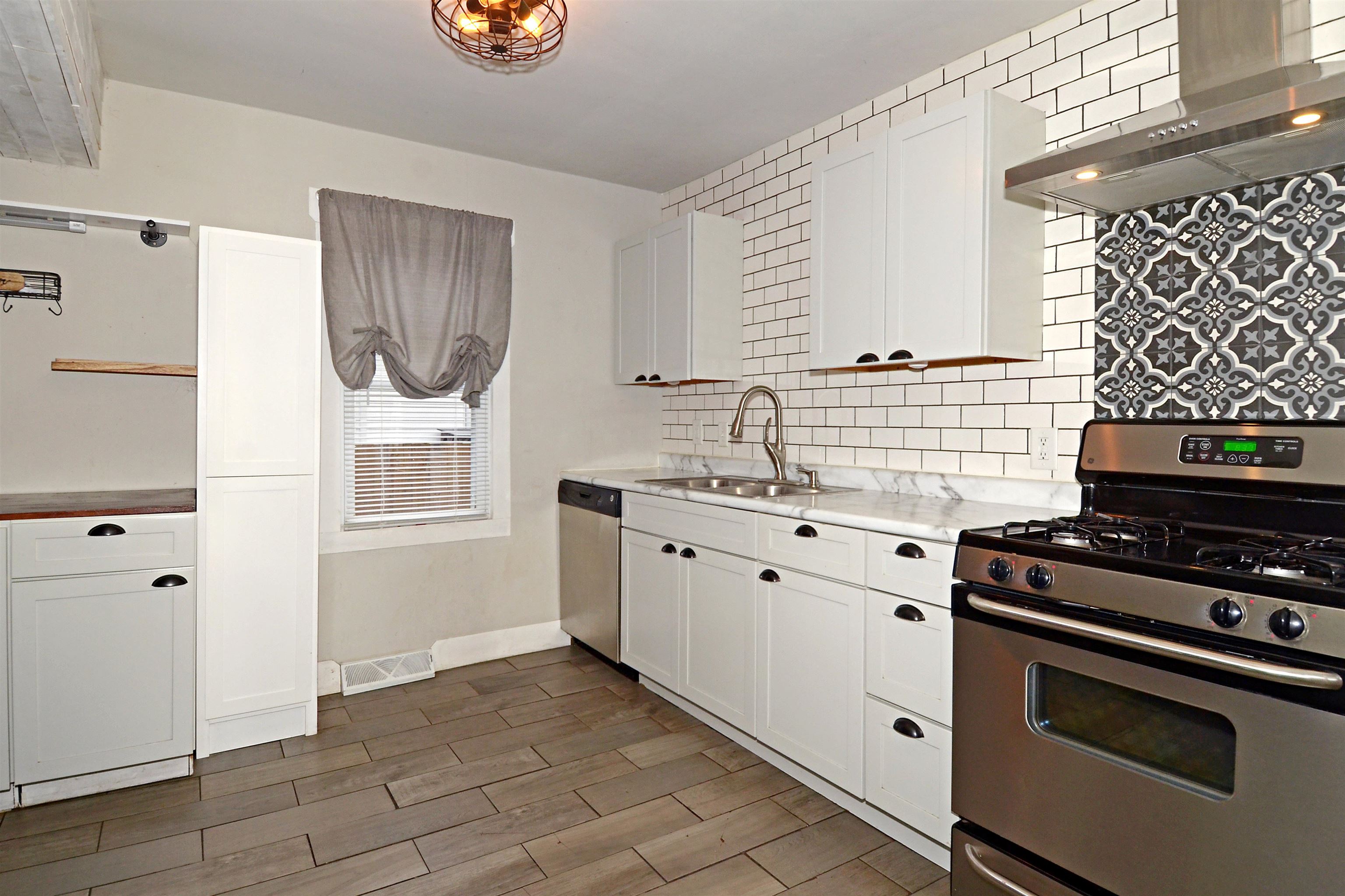 60 Grand Prairie Prairie du Sac, WI 53578 - Photo 6 of 37