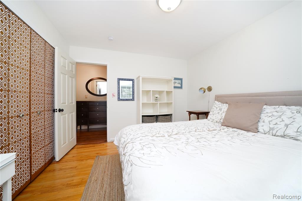 34361 Quaker Valley Road Farmington Hills, MI 48331 - Photo 27 of 62 Gallery Image 27