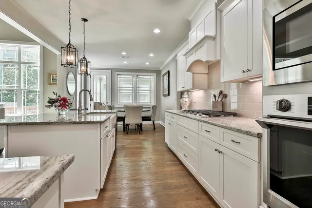 $999,900 | 459 North Cove Drive, Newnan, GA 30263