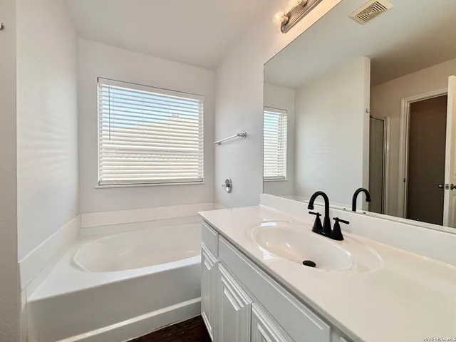 $1,895 | 10515 Sonora Sunset, San Antonio, TX 78239