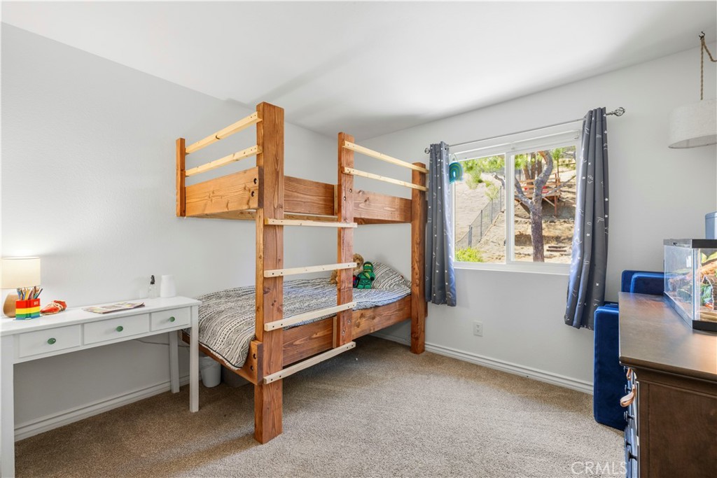 28235 Royal Road Castaic, CA 91384 - Photo 22 of 37