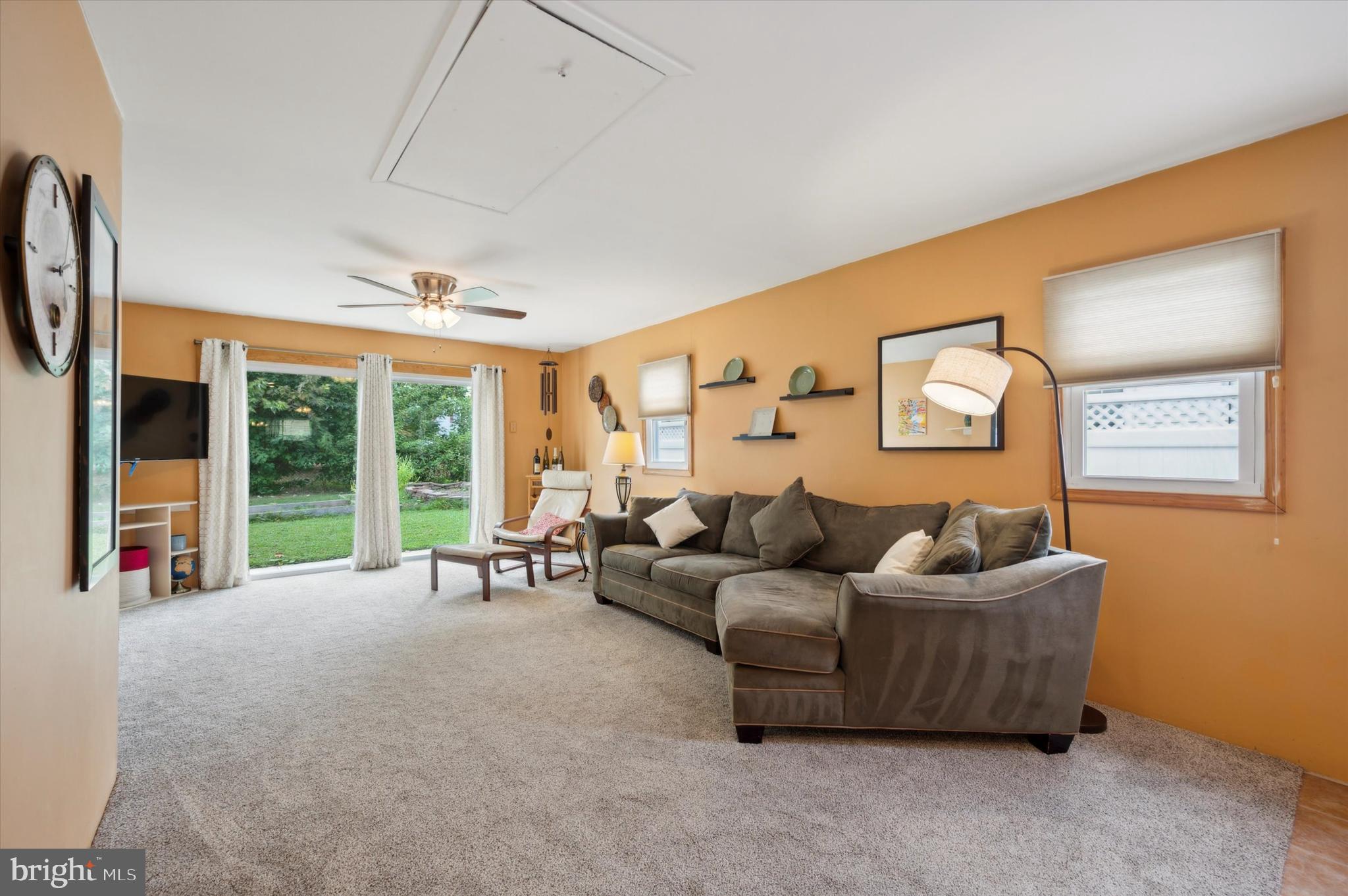 701 Brighton Terrace Secane, PA 19018 - Photo 12 of 25 Living room