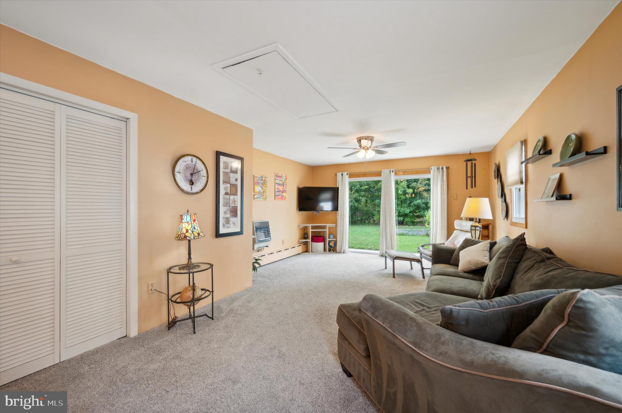 701 Brighton Terrace Secane, PA 19018 - Photo 13 of 25 Living room