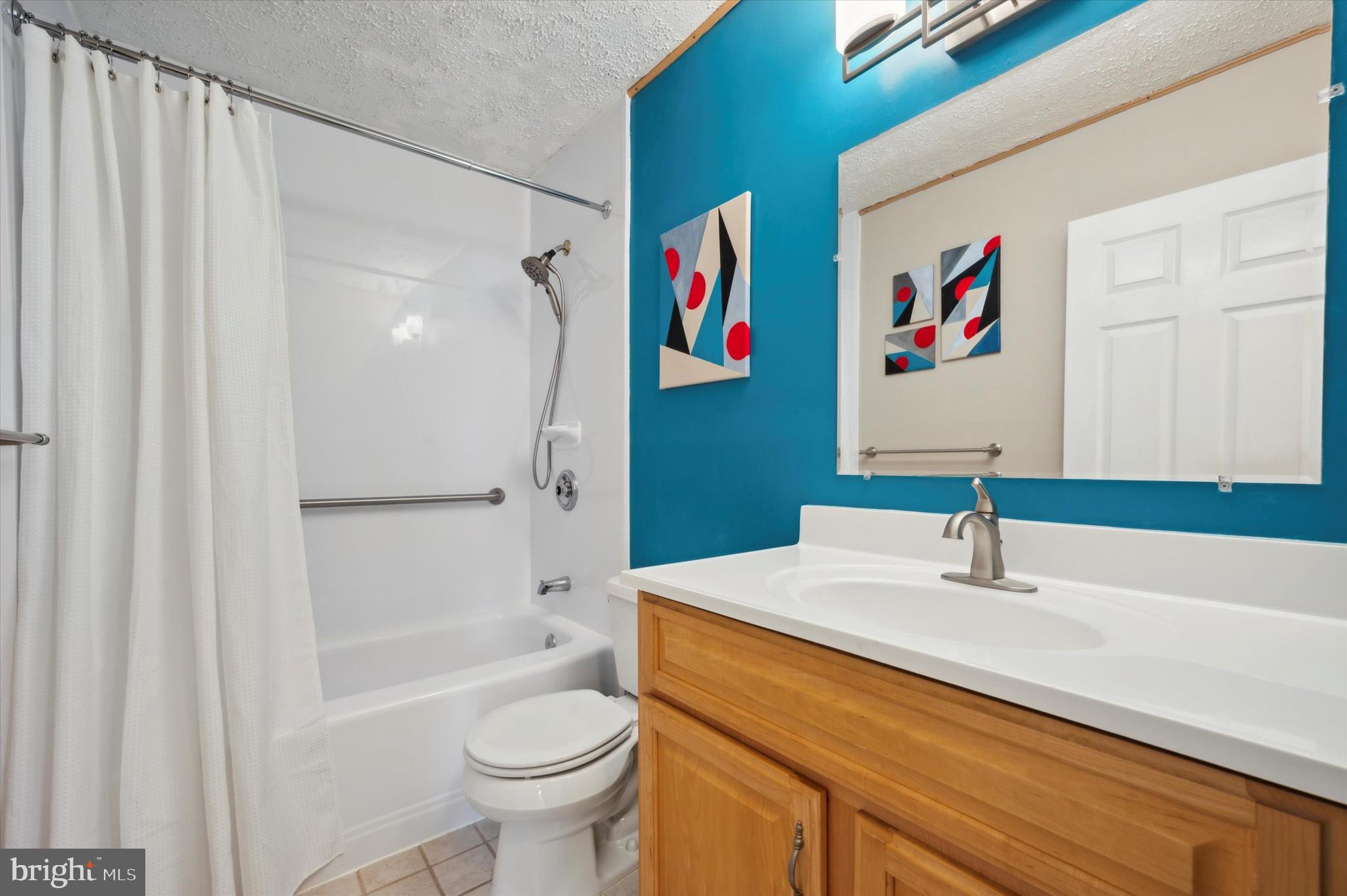 701 Brighton Terrace Secane, PA 19018 - Photo 15 of 25 Full bathroom