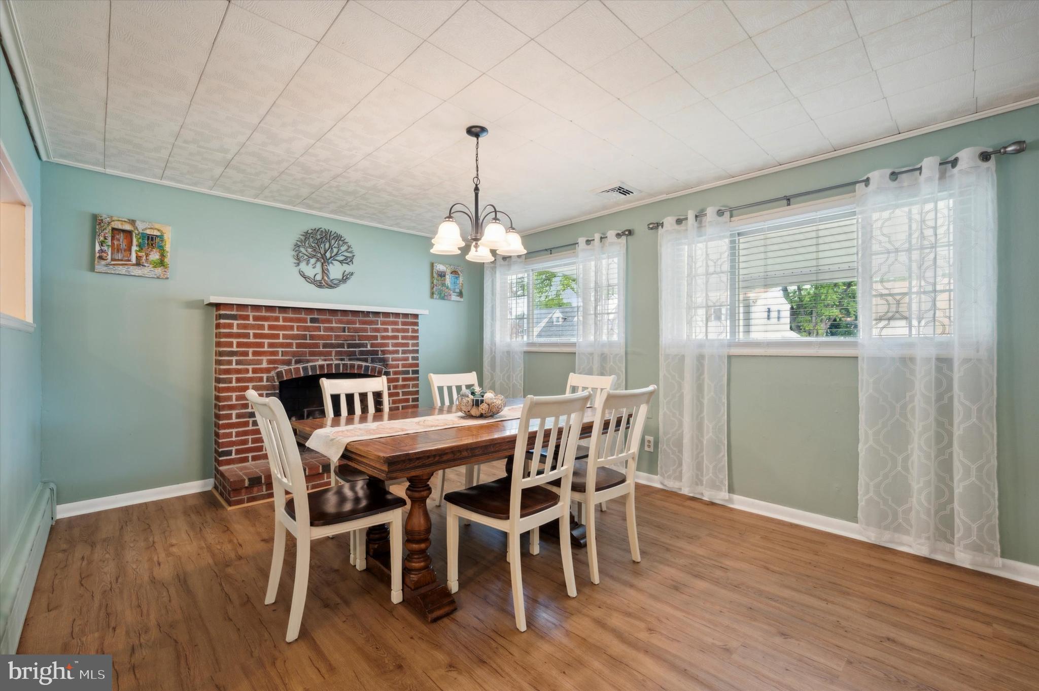 701 Brighton Terrace Secane, PA 19018 - Photo 5 of 25 Dining room