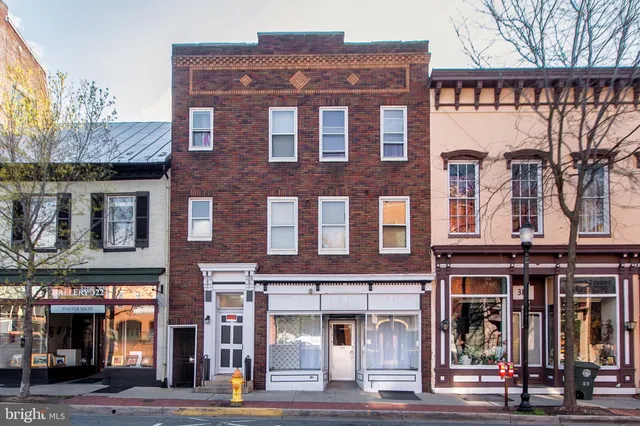 $1,500 | 318 North Market Street, Unit A, Frederick, MD 21701