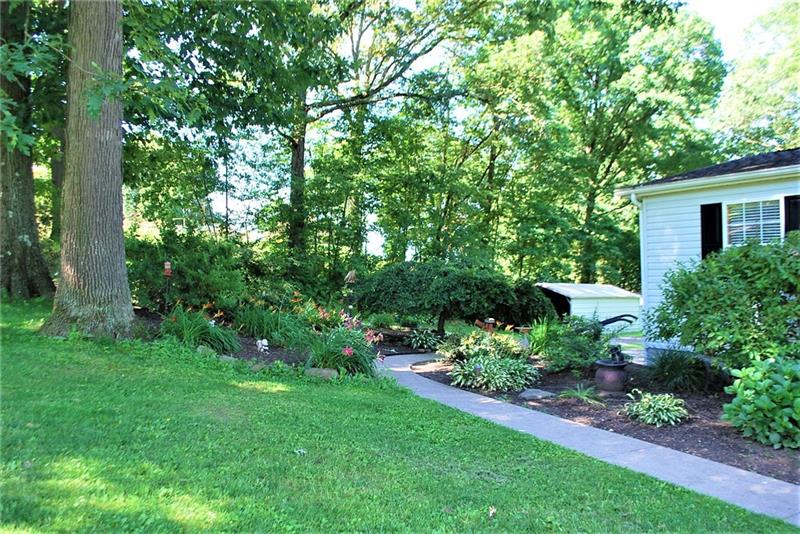 181 Zeigler Road Rochester, PA 15074 - Photo 4 of 24