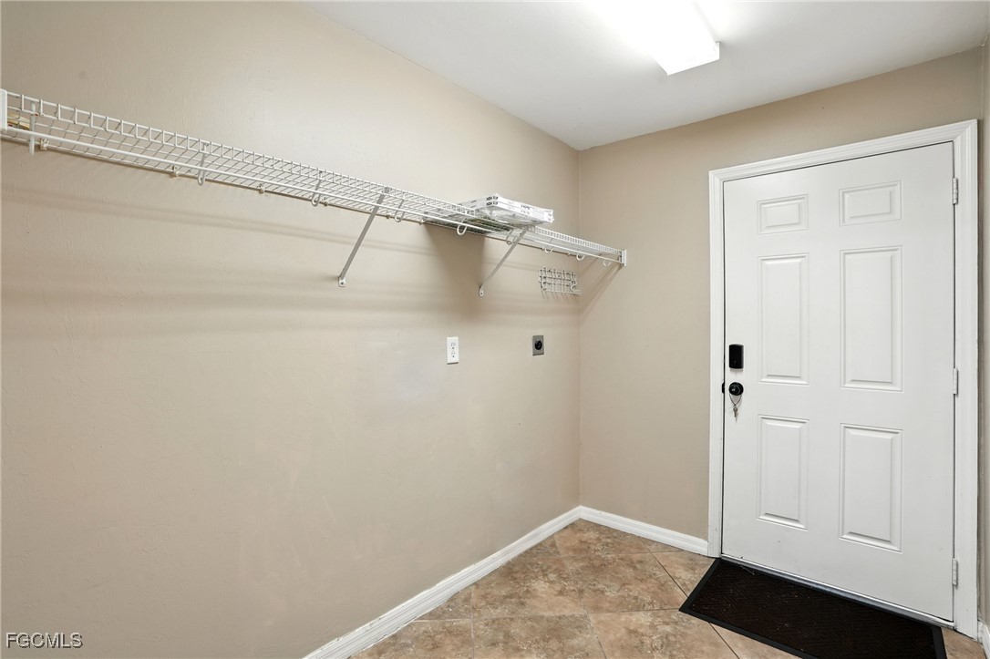 2373 Summerall Road LaBelle, FL 33935 - Photo 15 of 47 a view of a small space