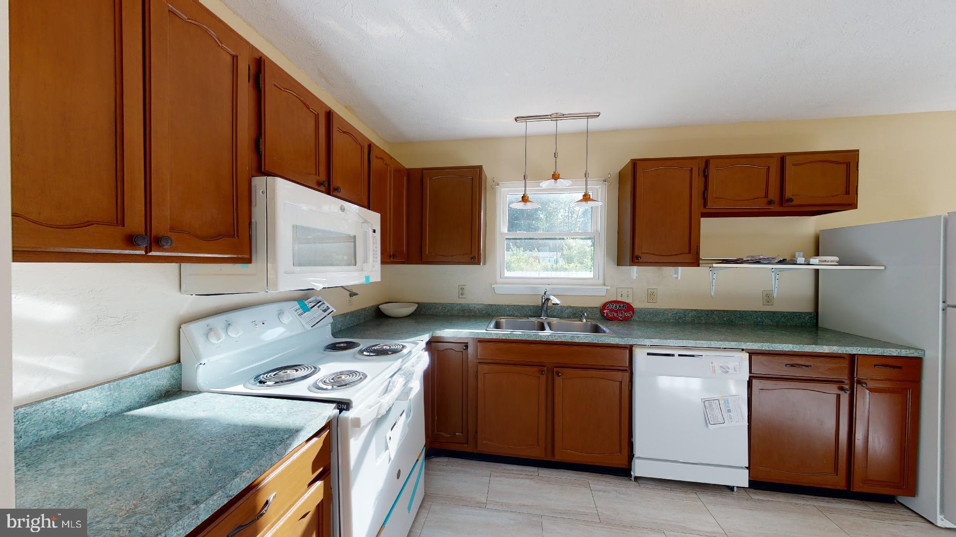 23856 Mervell Dean Road Hollywood, MD 20636 - Photo 3 of 19 Gallery Image 3