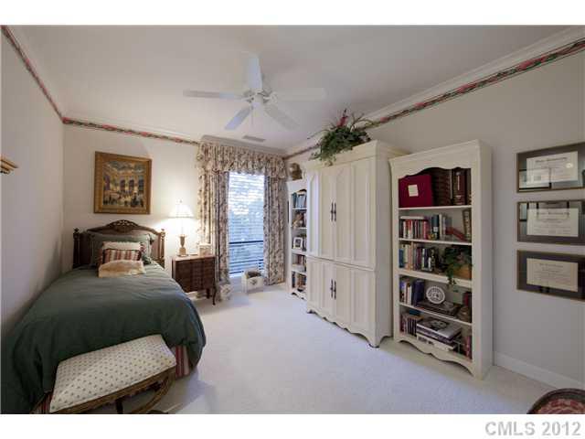 962 Cherokee Road, Unit 962 Charlotte, NC 28207 - Photo 14 of 16 Gallery Image 14