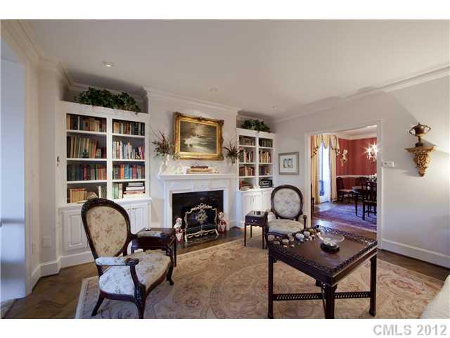 962 Cherokee Road, Unit 962 Charlotte, NC 28207 - Photo 6 of 16 Gallery Image 6