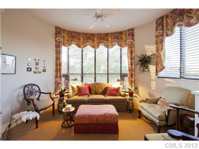 962 Cherokee Road, Unit 962 Charlotte, NC 28207 - Photo 7 of 16 Gallery Image 7