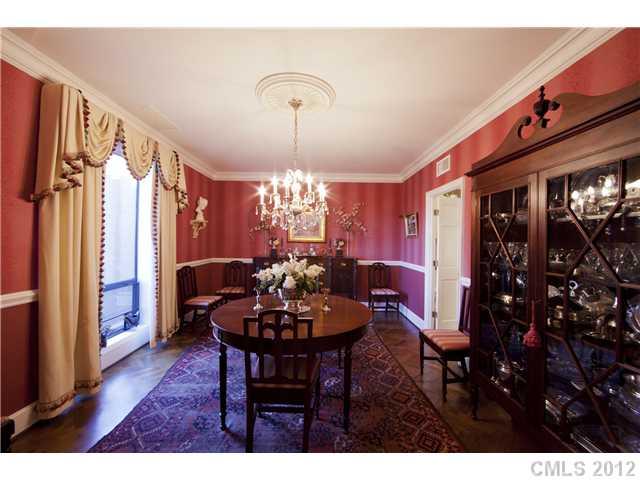 962 Cherokee Road, Unit 962 Charlotte, NC 28207 - Photo 9 of 16 Gallery Image 9