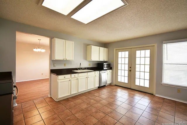 $2,150 | 8503 Chelsea Park, San Antonio, TX 78251