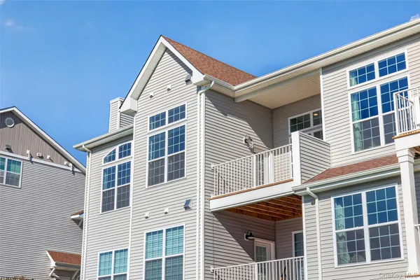 $4,200 | 402 Sacandaga Loop, Wappingers Falls, NY 12590