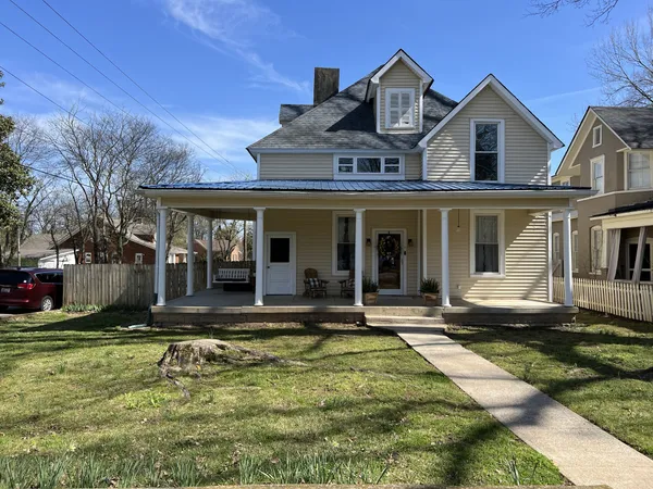 $350,000 | 201 Pleasant Street, Mount Pleasant, TN 38474