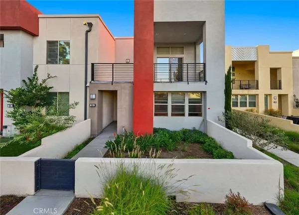 $6,500 | 284 Harringay, Irvine, CA 92618