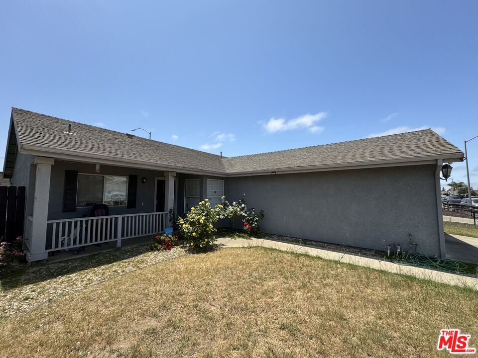 1412 Via Arbolitos Santa Maria, CA 93458 - Photo 4 of 21