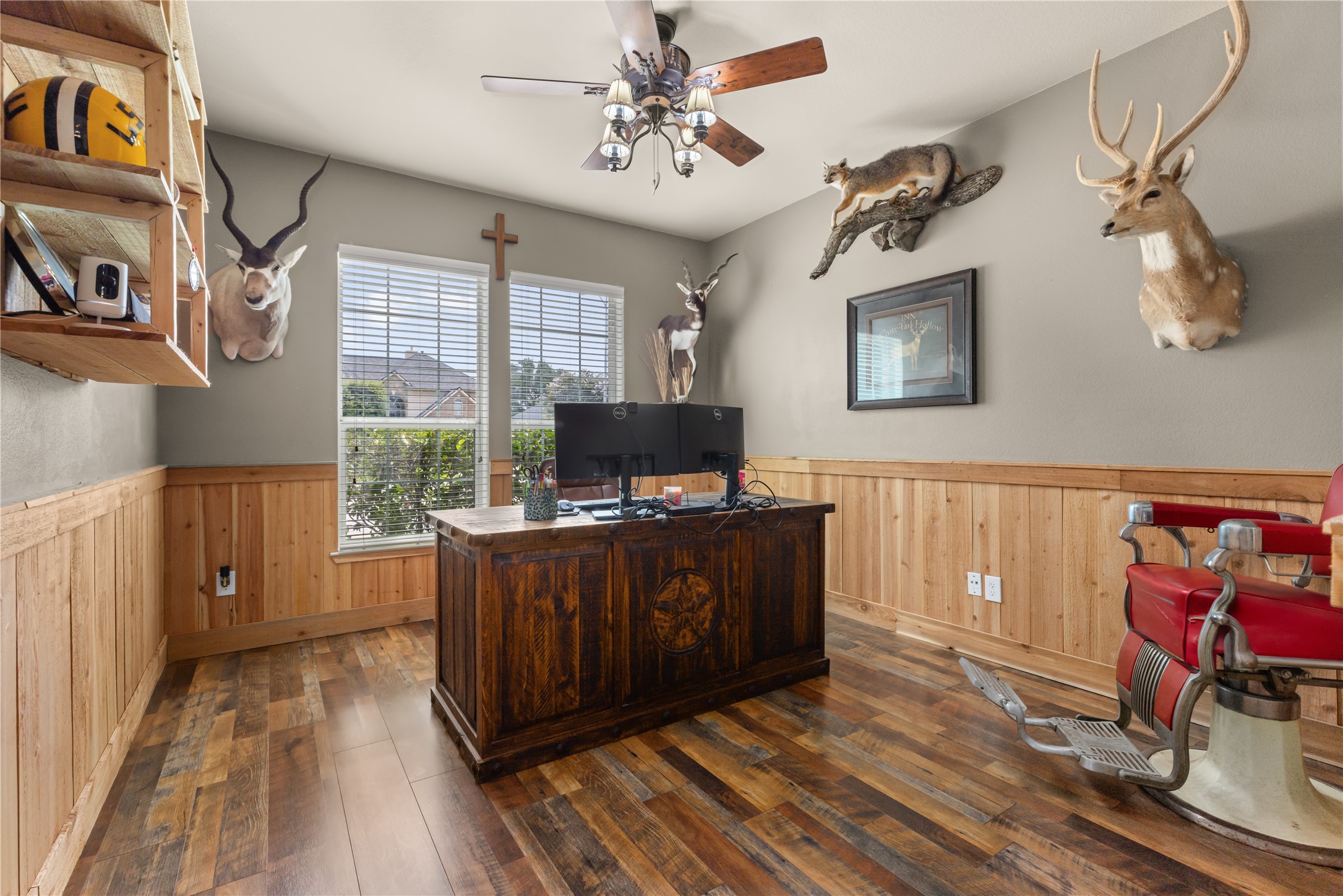 1010 Nantucket Street Pasadena, TX 77503 - Photo 8 of 46 Downstairs office