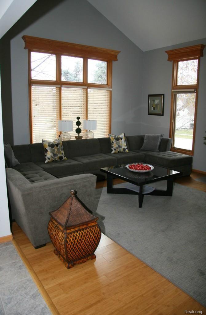 851 Grovecrest Rochester, MI 48307 - Photo 11 of 36 IMG_0012.jpg