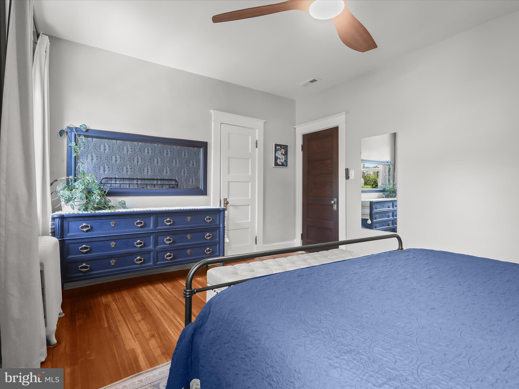 8 Edmondson Ridge Road Catonsville, MD 21228 - Photo 25 of 50 a room with a dresser and a mirror