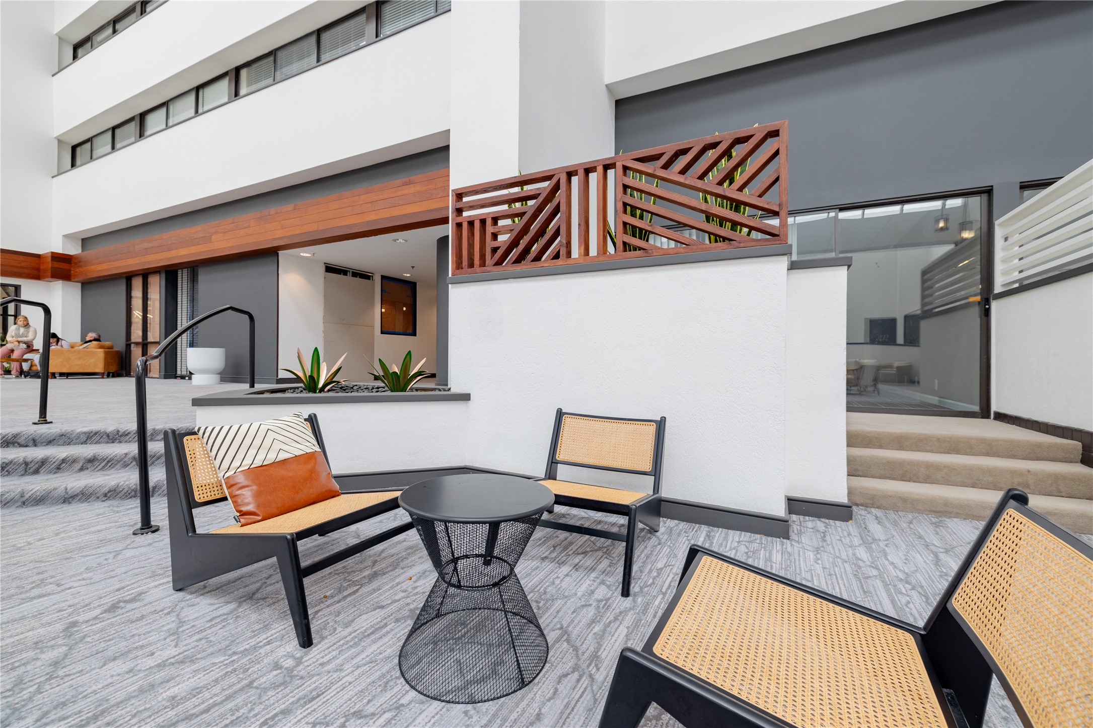 14703 Park Row Houston, TX 77079 - Photo 21 of 40 Resident Lounge