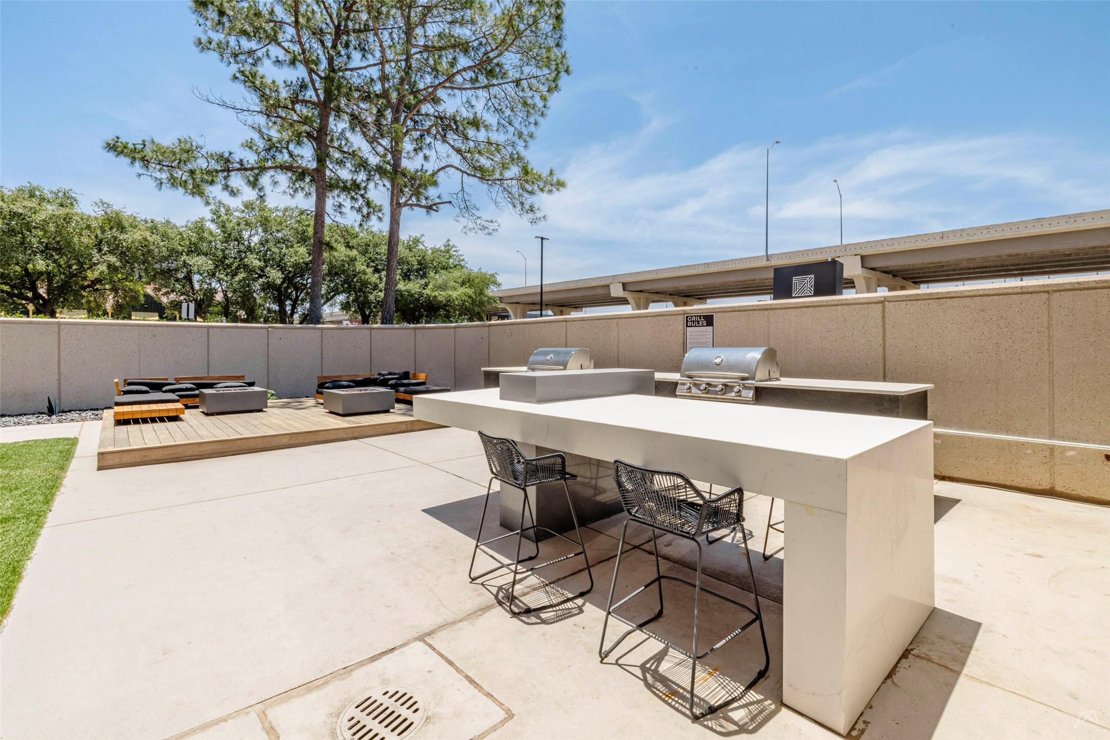 14703 Park Row Houston, TX 77079 - Photo 30 of 40 Outdoor Lounge