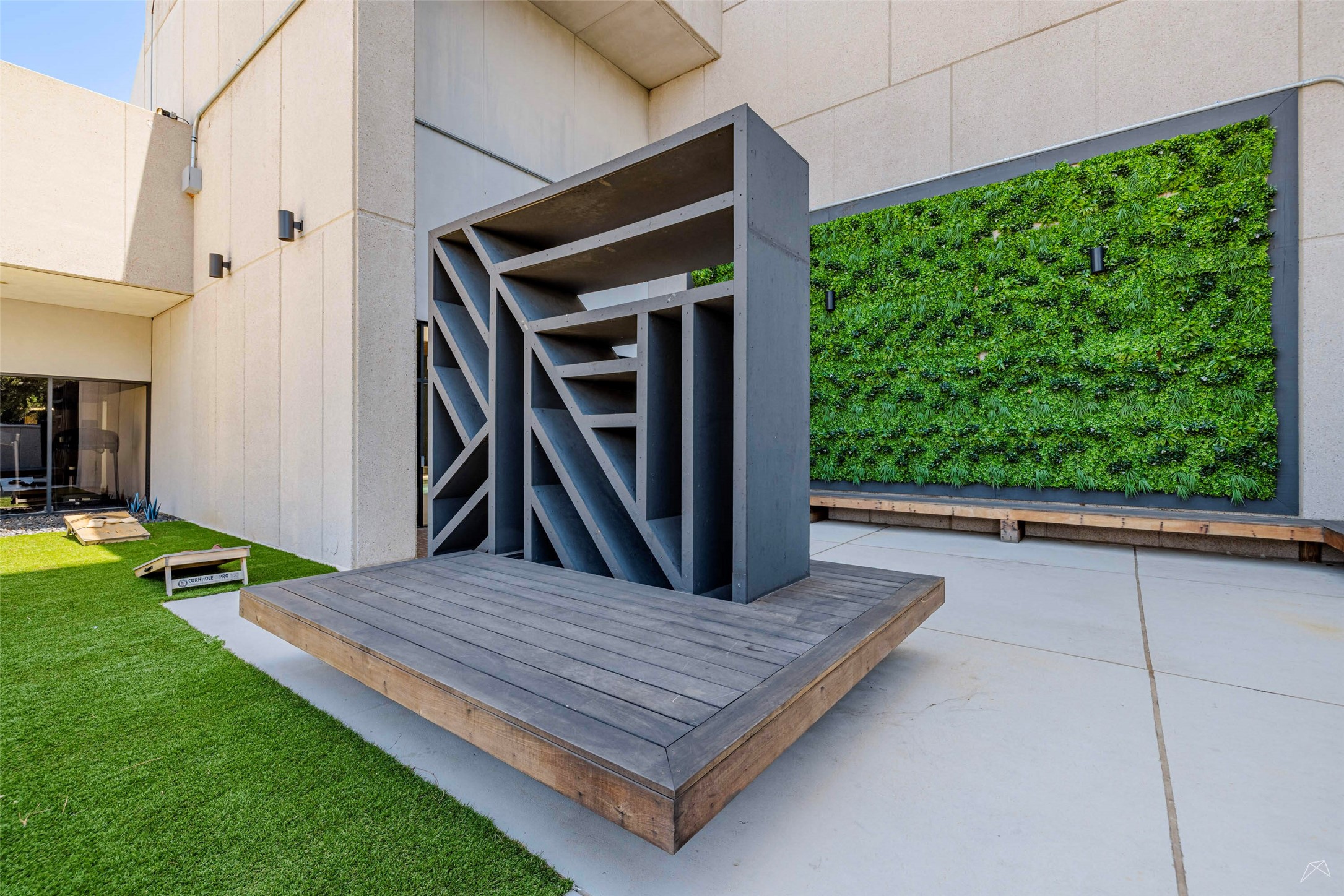 14703 Park Row Houston, TX 77079 - Photo 32 of 40 Outdoor Lounge