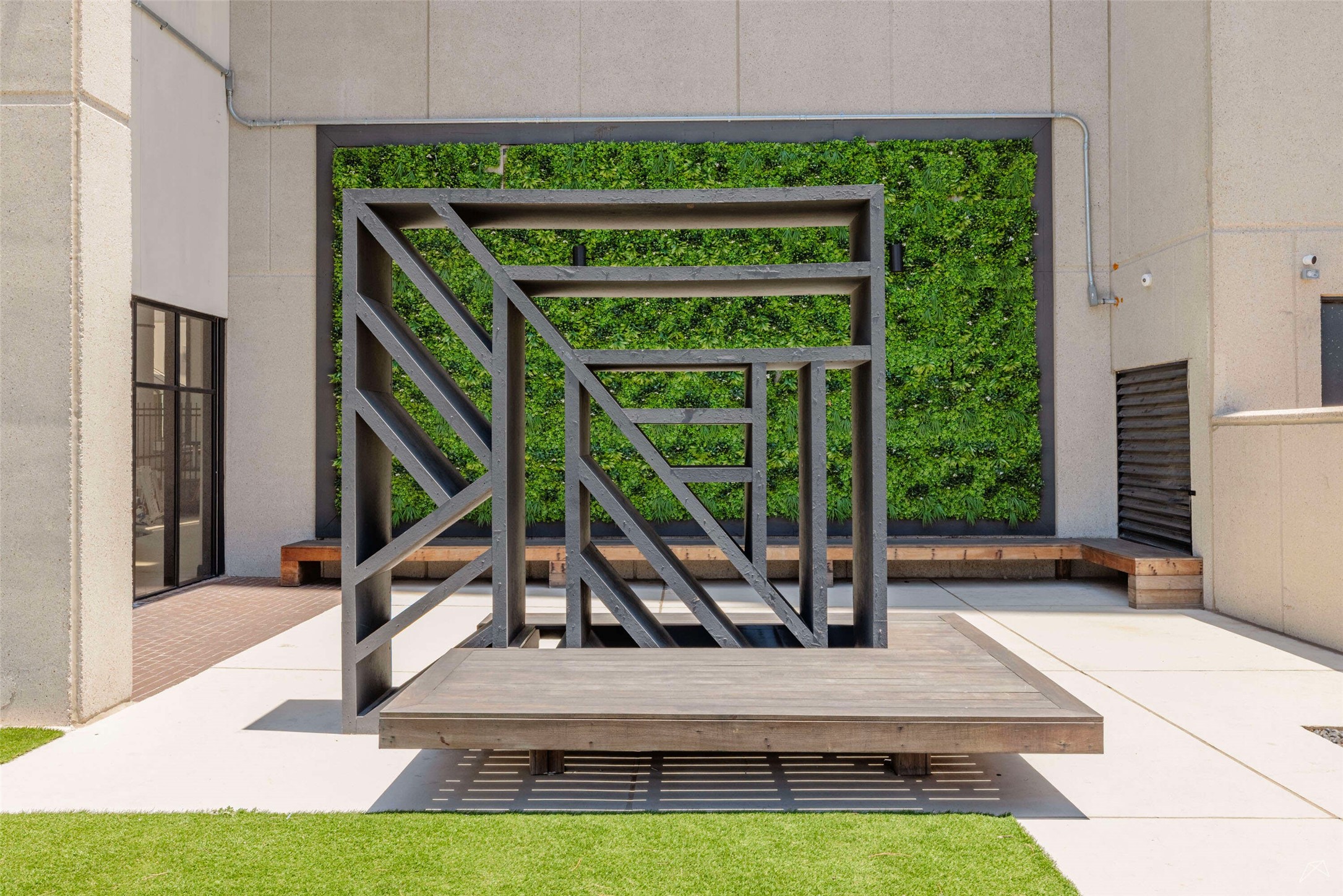 14703 Park Row Houston, TX 77079 - Photo 33 of 40 Outdoor Lounge