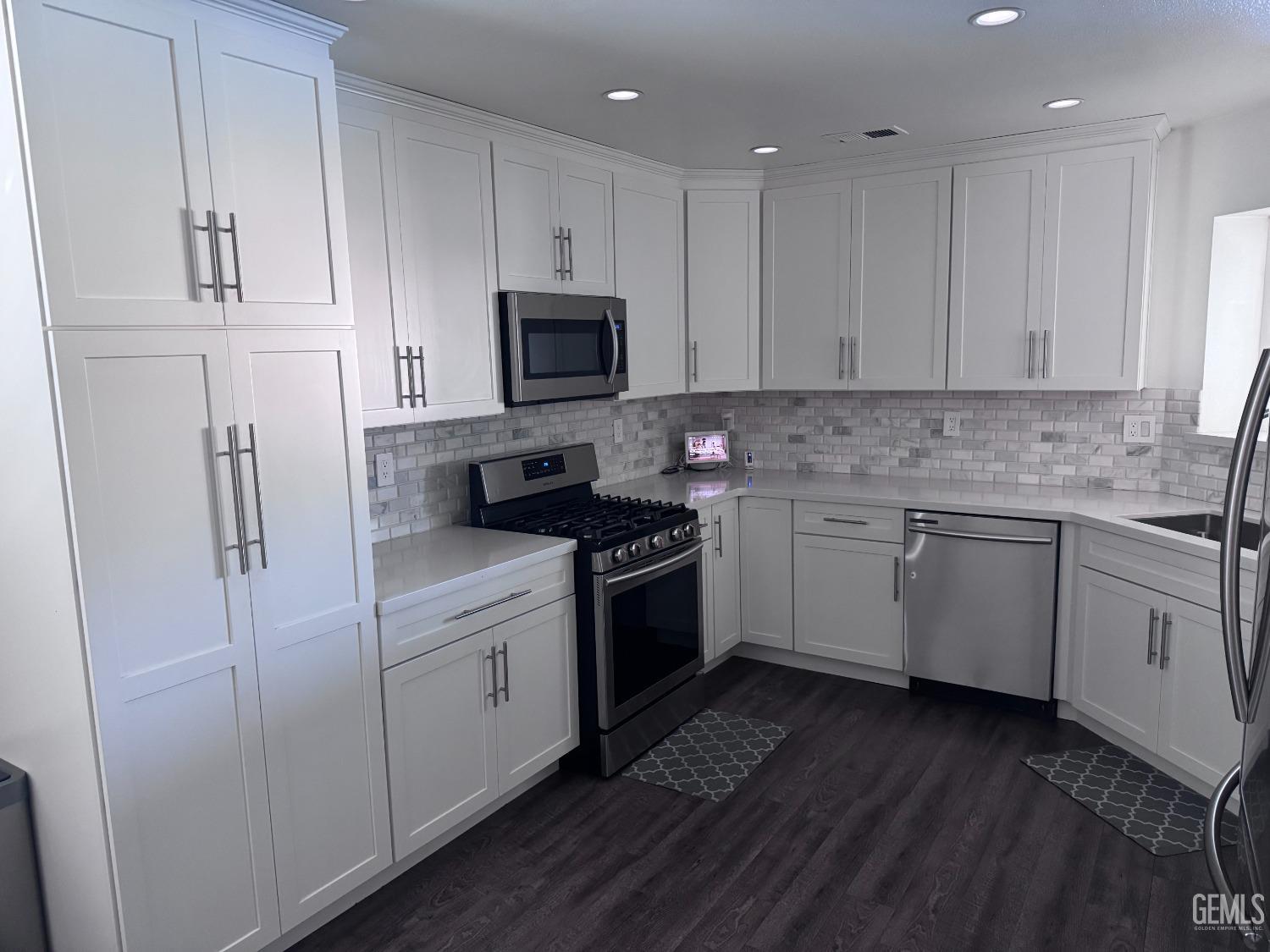 Undisclosed Address Bakersfield, CA 93313 - Photo 14 of 23