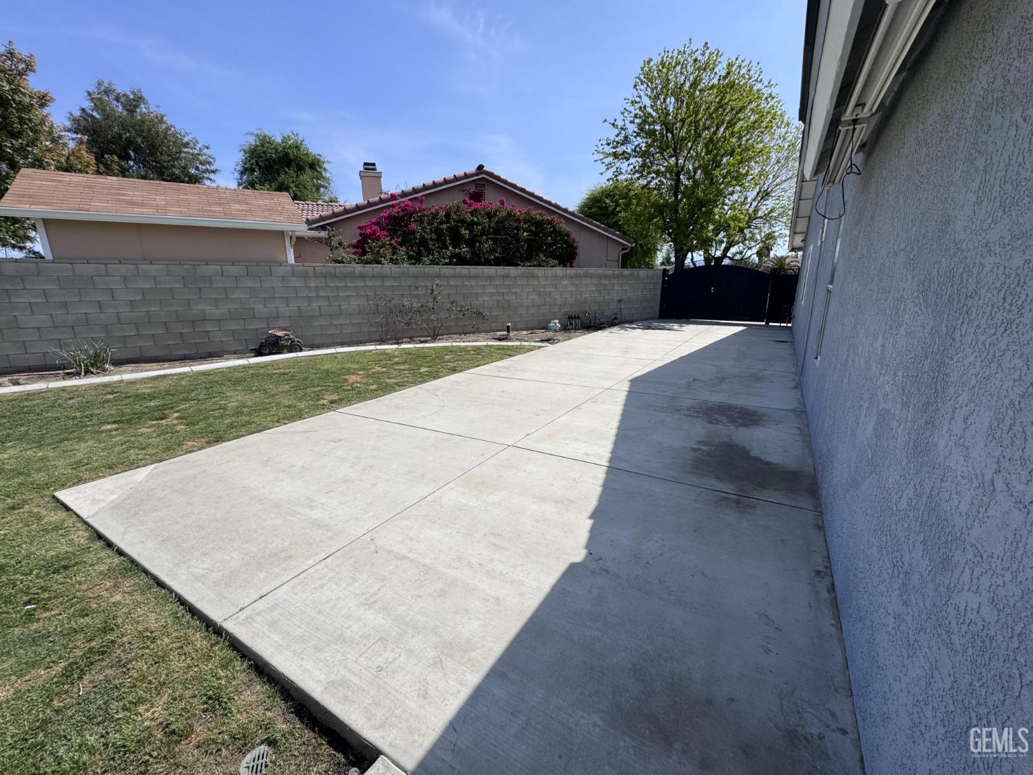 Undisclosed Address Bakersfield, CA 93313 - Photo 7 of 23