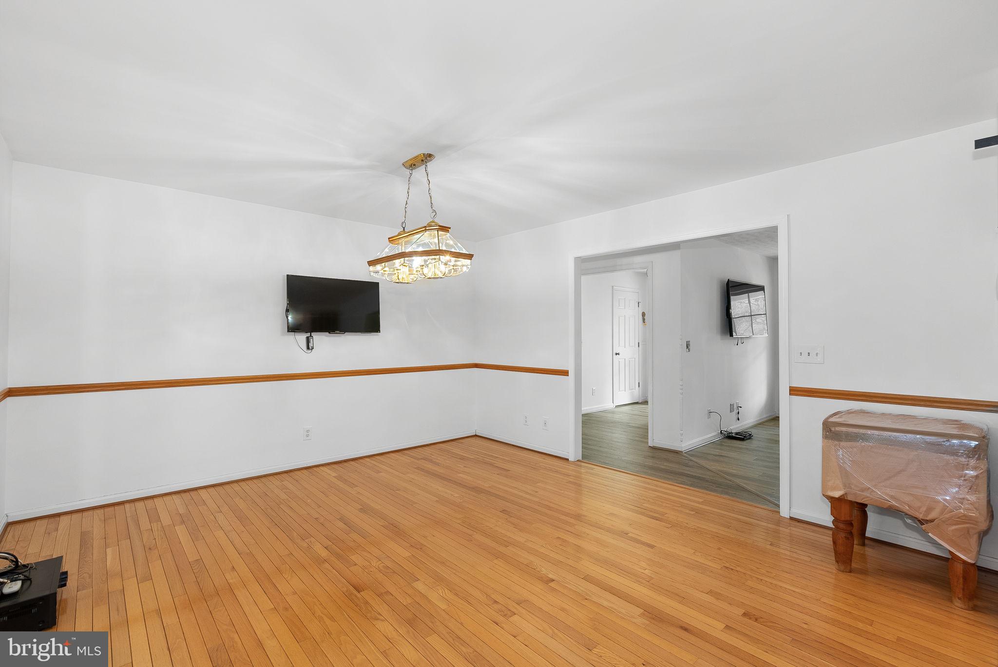 18299 Ragtop Road Jeffersonton, VA 22724 - Photo 13 of 60