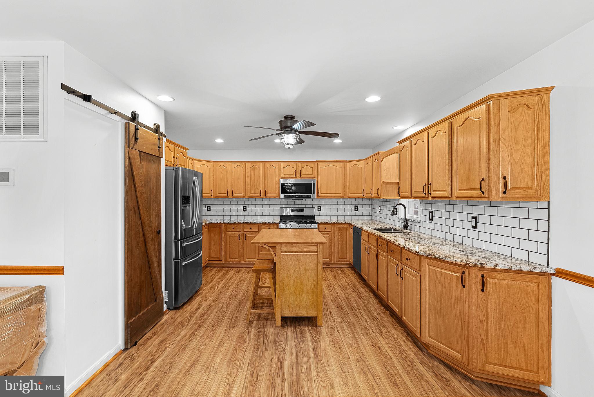 18299 Ragtop Road Jeffersonton, VA 22724 - Photo 17 of 60