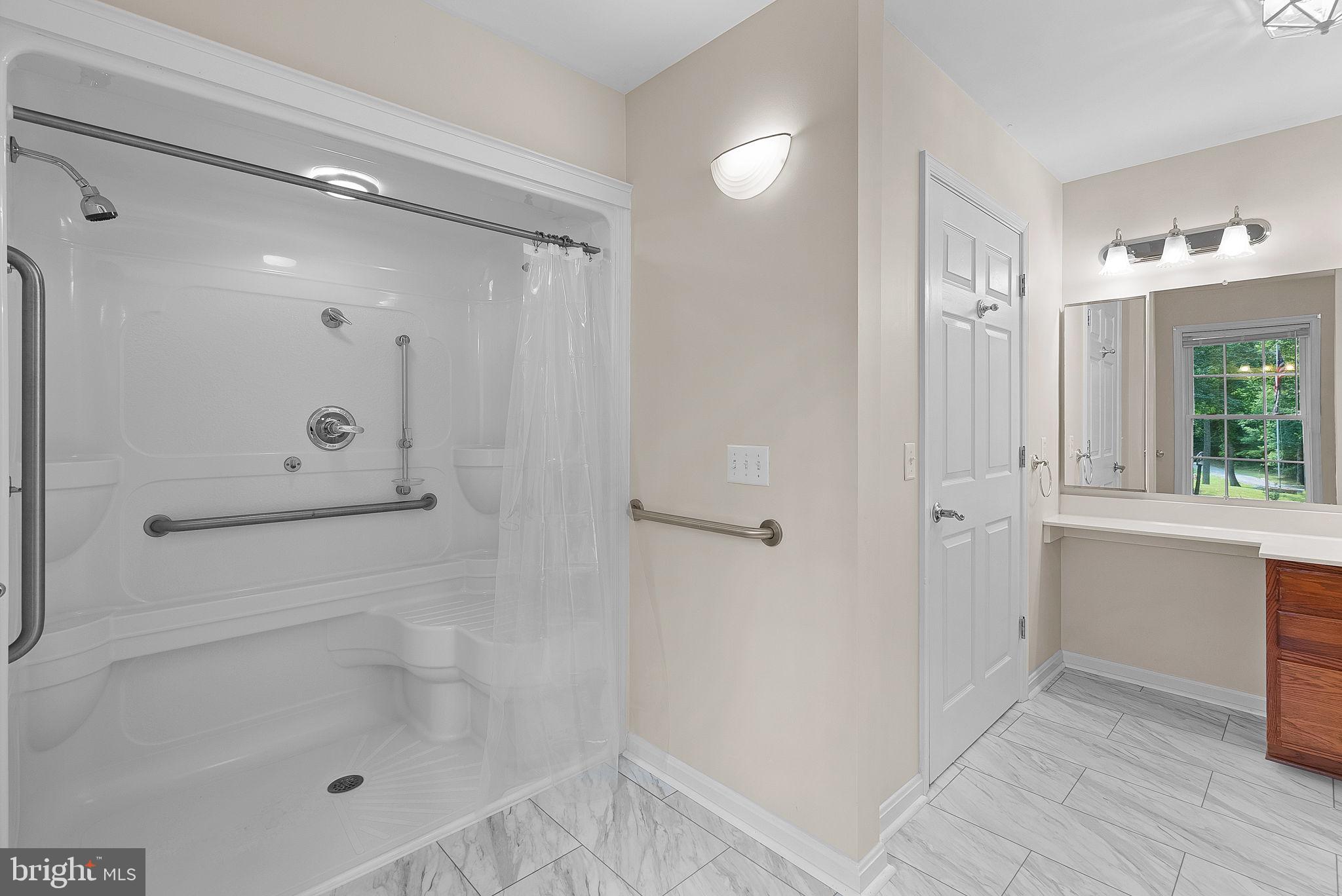 18299 Ragtop Road Jeffersonton, VA 22724 - Photo 46 of 60 Apartment Primary Bath