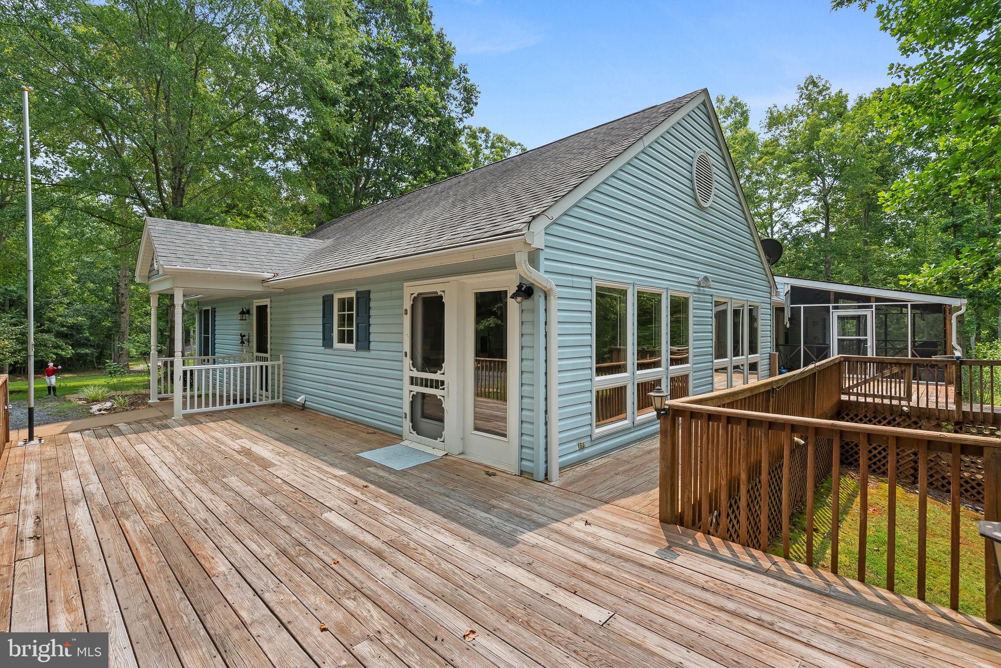 18299 Ragtop Road Jeffersonton, VA 22724 - Photo 47 of 60 Apartment Private Access and Deck Area