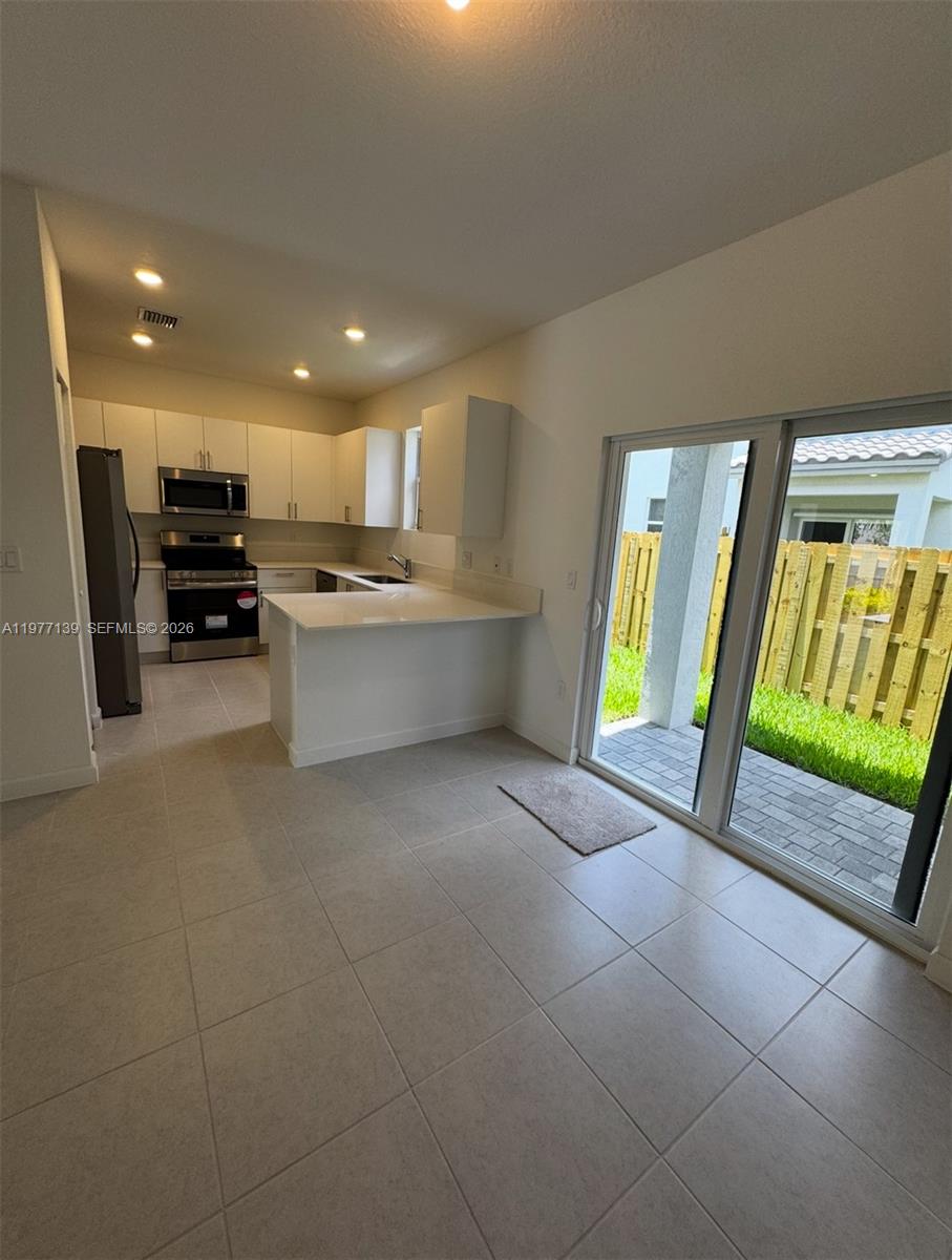 140 Southwest 184th Way, Unit 140 Pembroke Pines, FL 33029 - Photo 5 of 18