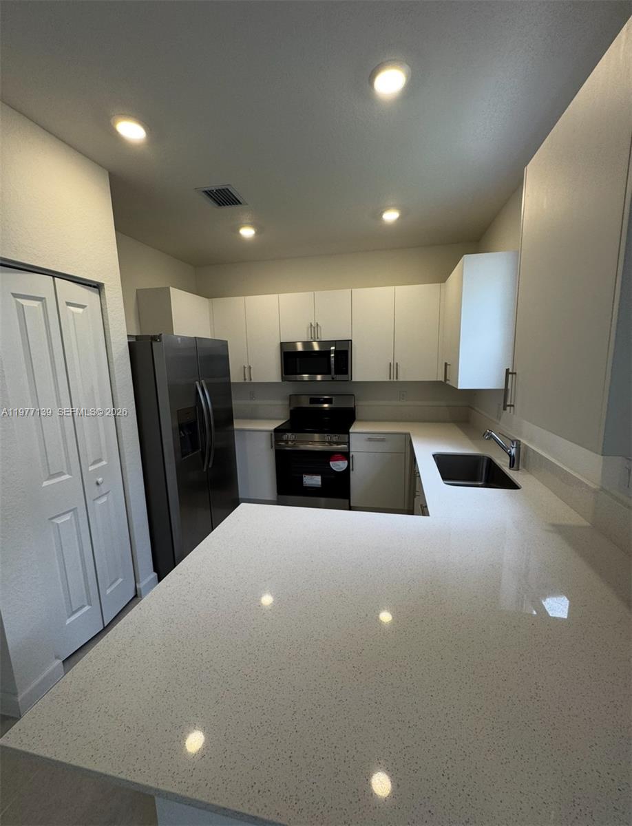 140 Southwest 184th Way, Unit 140 Pembroke Pines, FL 33029 - Photo 6 of 18