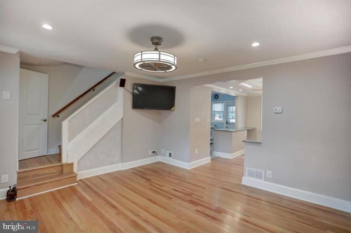 8660 Black Oak Road Baltimore, MD 21234 - Photo 8 of 21 Living Room