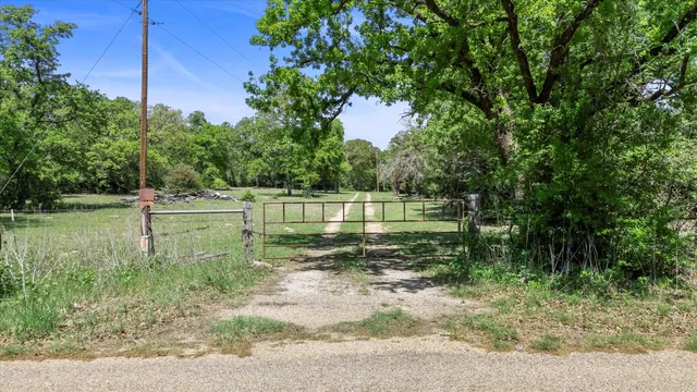 $999,999 | 889 County Road 238, Cameron, TX 76520