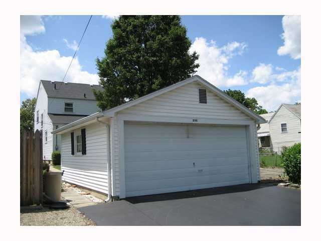 896 Vernon Road Columbus, OH 43209 - Photo 5 of 18