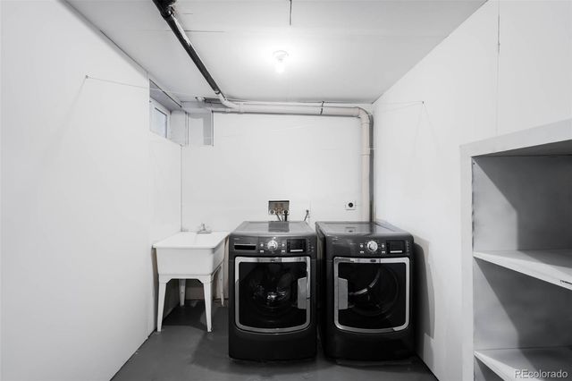 a view of a window in a room