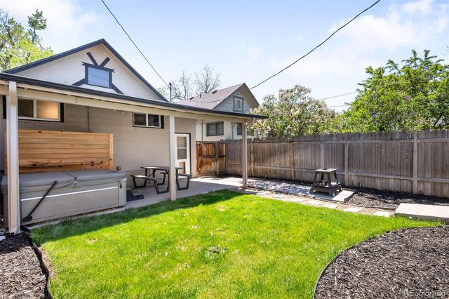 a picture of a bench in a cabinet