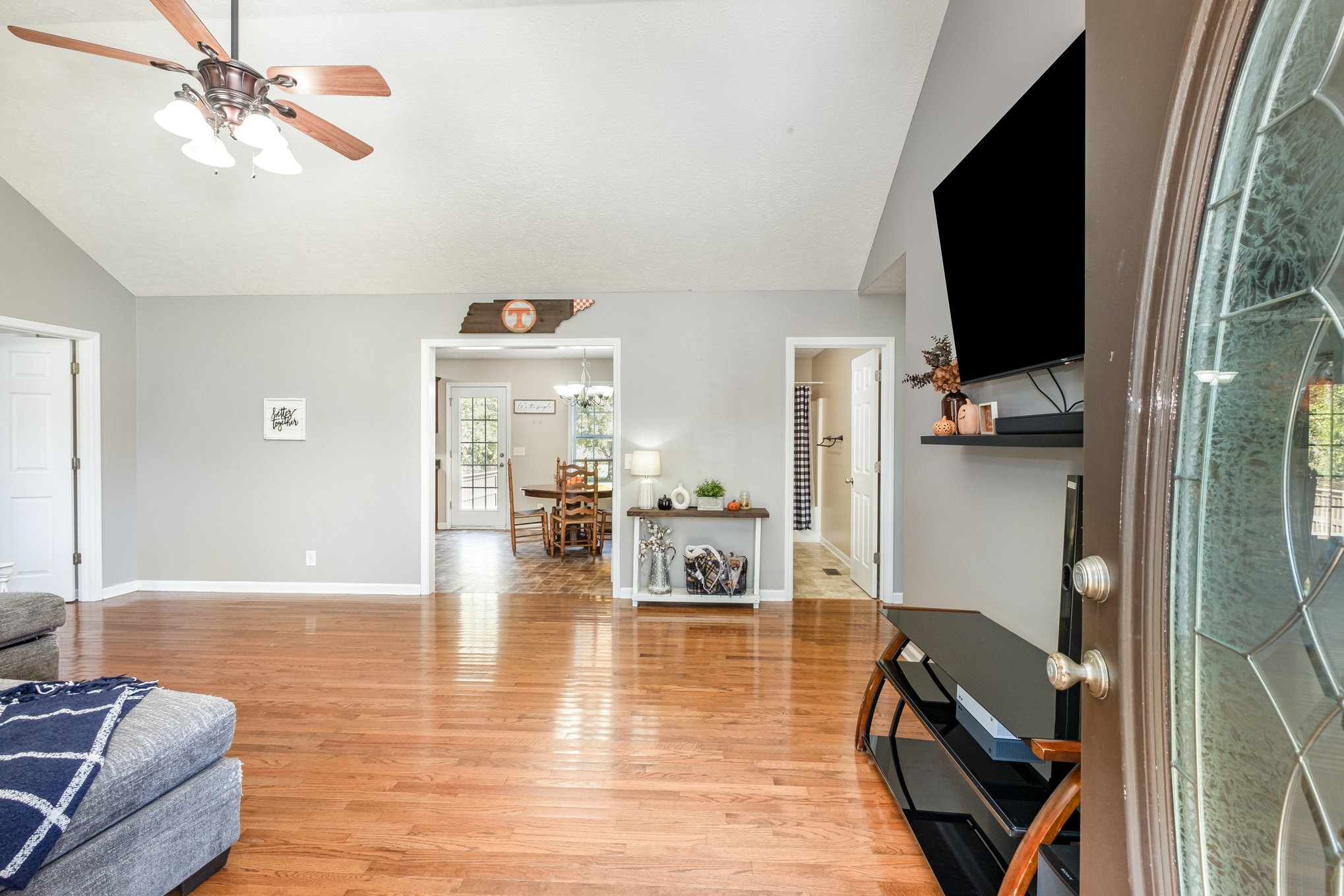 2916 Riley Creek Road Normandy, TN 37360 - Photo 5 of 23 a living room with furniture and a flat screen tv